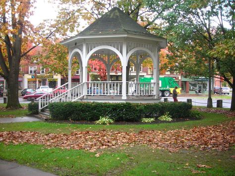 Center of Keene photo, picture, image (New Hampshire) at ... Keene Nh, Small Town Life, New England Travel, Unique Hotels, Beautiful Villages, Covered Bridges, England Travel, Hampshire, Best Places To Travel