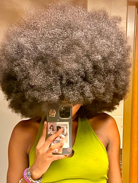 Afro Hairstyles With Braids, Natural Hair Curly Afro, Afro On Black Women, Afro Growth, Medium Length Afro, Afro Hair Women, 4c Hair Aesthetic, Big Afros, Afro Hairstyles 4c Hair