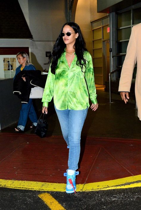 Rihanna Steps Out in Off-White x Nike Sneakers in New York City - Vogue Outfits With Jordan 1s Fashion Styles, Green Silk Top, Looks Rihanna, Rihanna Outfits, Rihanna Looks, Rihanna Style, Jordan 1s, Rihanna Fenty, Hailey Baldwin