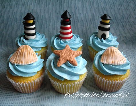 Lighthouse Cupcakes tutorial Lighthouse Cupcakes, Lighthouse Cake, Nautical Cupcake, Sea Cupcakes, Beach Cupcakes, Summer Cupcakes, Cooking Gifts, Nautical Cake, Love Cupcakes