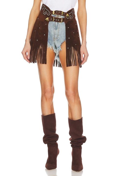 Rock Festival Outfit, Cowgirl Skirt, Chaps Jeans, Rhinestone Cowboy, Looks Country, Bespoke Fashion, Cowboy Outfits, City Outfits, Country Concerts