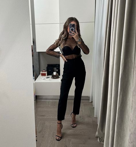 Christmas Party Trouser Outfit, Works Christmas Party Outfit, Birthday Outfit Elegant, Nightclub Outfit, Party Outfit Night Club Baddie, Outfits Nightclub, Party Outfit Night Club, Clubbing Outfits Nightclub, Party Outfits Night