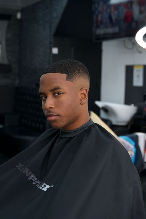 Black Hair Cuts Men Fade, Mid Taper Fade Haircut Black, Low Fades, Black Man Haircut Fade, Low Haircuts, 360 Waves Hair, Barber Tips, Wavy Haircut, Fade Haircut Curly Hair