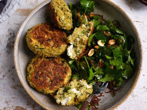 Baked Quinoa Patties Quinoa Patty, Baked Quinoa, Breakfast Savory, Quinoa Patties, Perfect Quinoa, 101 Cookbooks, Quinoa Bites, Creamy Feta, Natural Cooking