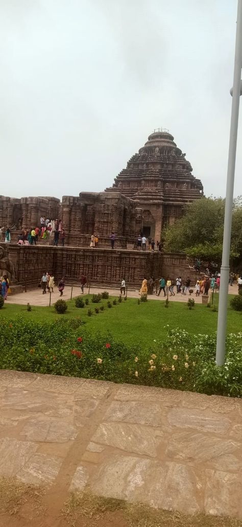 Beautiful art and sculpture Konark Sun Temple, Sun Temple, Beautiful Art, Dolores Park, Temple, Places To Visit, Sculpture, Sun, Travel