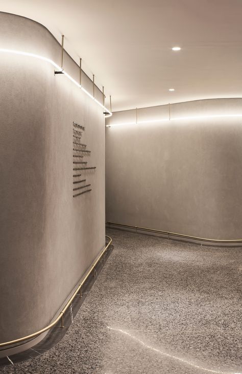 Modernist Interior, Hotel Corridor, Corridor Design, Corridor Lighting, Best Office, Curved Walls, Lobby Design, Hotel Interiors, Design Hotel