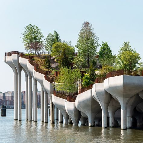 New York City Has a Brand-New “Floating Park” on Its Hudson River | Architectural Digest Floodable Architecture, Outdoor Theatre, Waterfront Architecture, Thomas Heatherwick, City Grid, Floating Architecture, Artificial Island, Floating Garden, Floating City