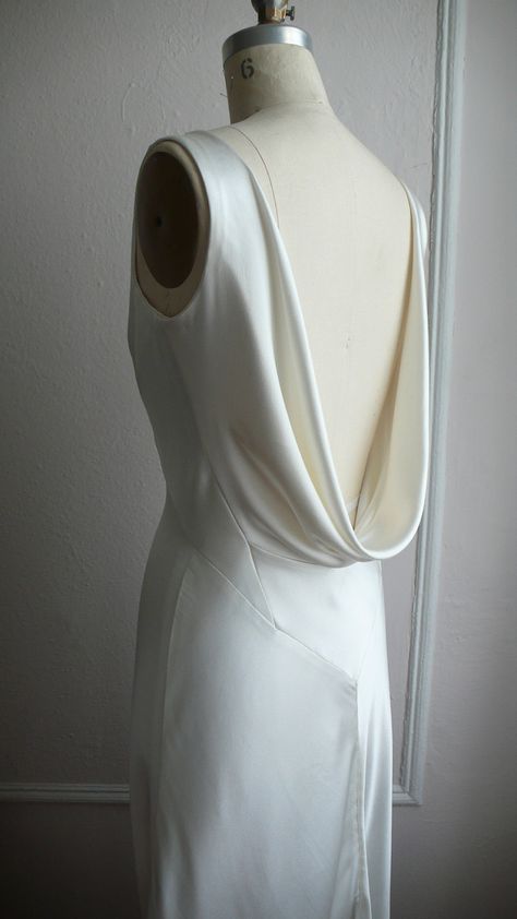 How To Sew A Wedding Dress, Basic Wedding Dress, Back Cowl Dress, Deep Back Dress, Sewing Silk, Silk Gowns, Cowl Back Dress, Detail Couture, Cowl Dress