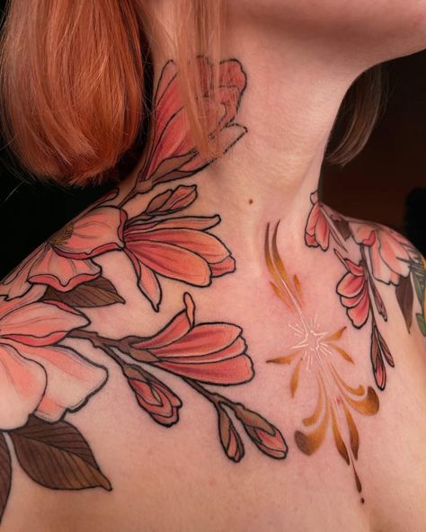 Chest Neck Tattoo, Pink Flower Tattoos, Magnolia Tattoo, Tattoos Mandala, Evergreen Garden, Tattoos Geometric, Gorgeous Tattoos, Tattoos Skull, Tatuaje A Color