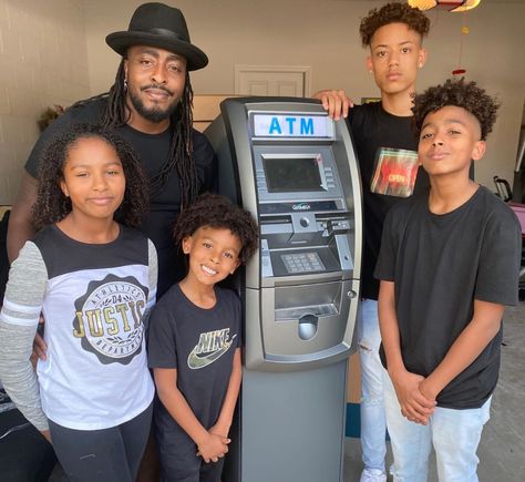 Florida Father Surprises His Four Kids With ATM Business Atm Business, Vending Machine Business, Atm Machine, Starting Small Business, Entrepreneur Gifts, The Knack, Learn To Run, Best Small Business Ideas, Serial Entrepreneur