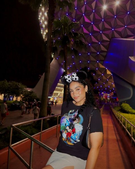 a moment for the epcot ball at night ✨🩵🩷🌐 Epcot Wedding, Epcot Outfit Ideas, Park Fits, Epcot Outfit, Epcot Ball, Disney Park Outfit, What To Wear To Disney, Disney Fits, Florida Theme Parks