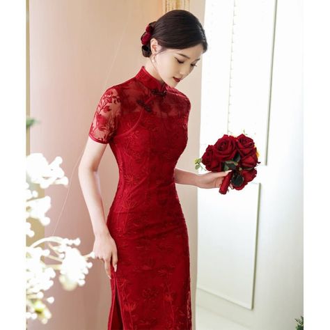 Wine Red Wedding Dress, Chinese Bridal Dress, Modern Chinese Wedding Dress, Red Chinese Wedding Dress, Chinese Wedding Photos, Wine Red Wedding, Tea Ceremony Dress, Cheongsam Wedding, Wedding Qipao