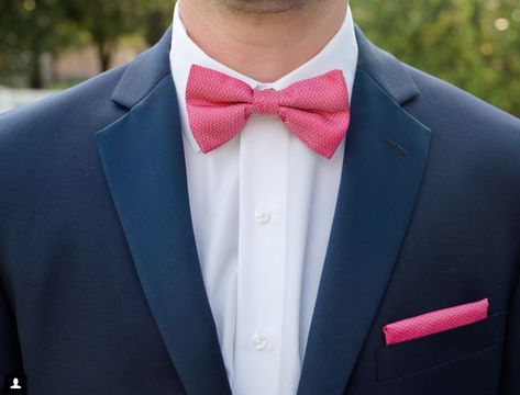 Navy Blue Suit Hot Pink Tie, Pink Bowtie Outfit Men, Navy Suit Pink Bow Tie, Navy Blue Suit With Pink Tie, Blue Suit Pink Tie, Pink Prom Suit, Pink Dress Wedding, Navy Blue Tux, Prom 2k23