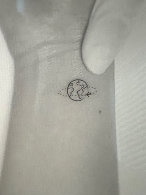 Long Distance Friends Tattoo, Long Distance Sister Tattoos, Long Distance Bestie Tattoos, Long Distance Friendship Tattoos, Distance Tattoos, Simple Tattoos For Women, Bestie Tattoo, Long Distance Friends, Long Distance Friendship