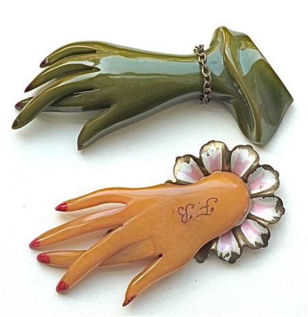 I have a strange love for the kitschy goodness that is Bakelite. Hand Pin, Bakelite Brooch, Bakelite Jewelry, Lucite Jewelry, 1928 Jewelry, Vintage Bakelite, Plastic Jewelry, Crossed Fingers, Vintage Jewels