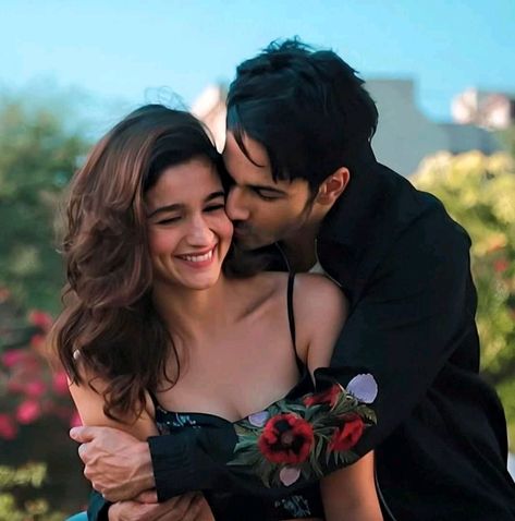 Varun And Alia, Varun Alia, Alia Bhatt Varun Dhawan, Whatsapp Dpz, Alia And Varun, Alia Bhatt Photoshoot, Bollywood Couples, Quotes Pics, Wallpapers Images