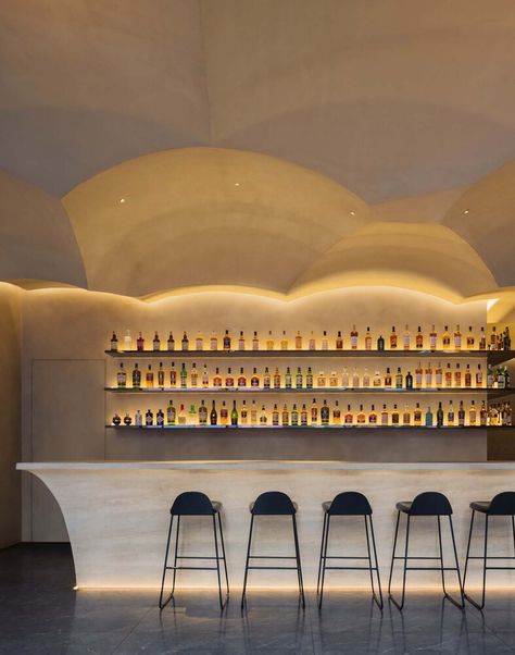 Nightclub Design, Bar Interior Design, Facade Lighting, Coffee Shops Interior, Luxury Restaurant, Restaurant Lighting, Restaurant Concept, Bar Interior, Bar Restaurant