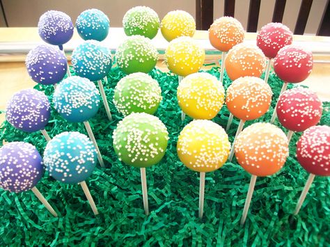 Rainbow Cakepops Cake Pop Colors, Rainbow Friends Cake Pops, Cocomelon Cakepops Ideas, Colorful Cake Pops, Care Bear Cake Pops, Trolls Cake Pops, Cocomelon Cakepops, Cocomelon Cake Pops, Cakepops Ideas Birthday