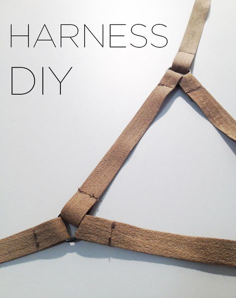 Styling A Body Harness, Harness Halloween Costume, Diy Body Harness, Diy Harness, Harness Pattern, Fashion Harness, Harness Outfit, Fashion Design Inspiration, Moda Academia