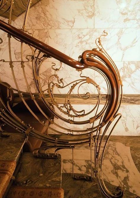 Art Nouveau Arquitectura, Architecture Art Nouveau, Art Nouveau Interior, Design Art Nouveau, Art Nouveau Furniture, Art Nouveau Architecture, Art Nouveau Design, Vase Design, Beautiful Architecture