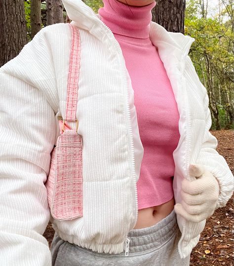 Light Pink Turtleneck Outfit, Aethstetic Clothing, Turtleneck Outfit Aesthetic, Pink Turtleneck Outfit, Pink Hair Hairstyles, Hairstyles Minimalist, Fashion Checklist, Turtleneck Outfits, York Outfits