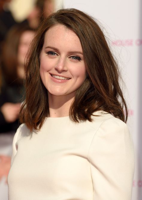 Sophie McShera, of Downton Abbey.. Daisy Downton Abbey, Ingenue Style, Sophie Mcshera, Watch Downton Abbey, Downton Abbey Cast, Dowager Countess, Downton Abbey Fashion, Downton Abby, Simply Red