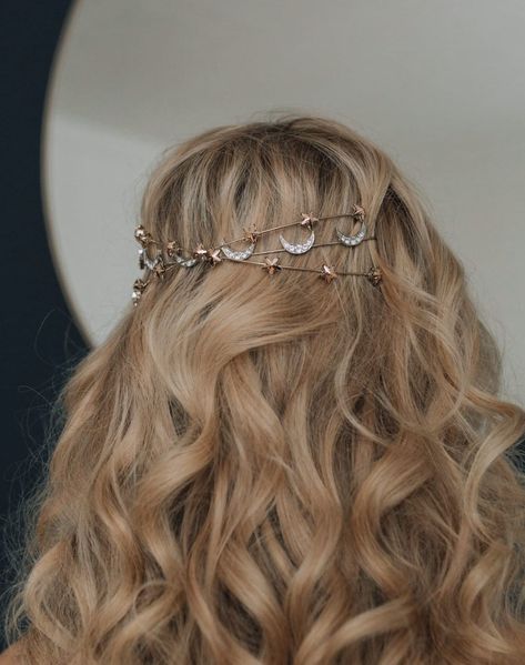 Acotar Prythian, Spring Court Acotar, Morrigan Aesthetic, Mor Acotar, Bridal Makeup For Blondes, Hair Accessories Braids, Bridal Shower Decorations Rustic, Acotar Aesthetic, Bridal Accesories