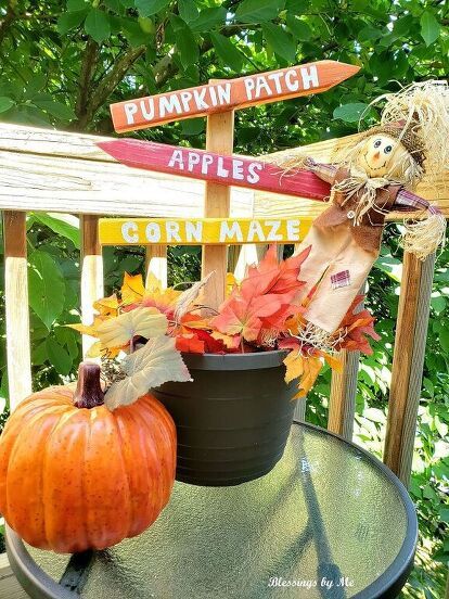 Get ready for the Fall with these decor ideas diy crafts you can for cheap with dollar store items. These easy and creative fall crafts are great for your front door, patio and front yard or deck. #hometalk Wooden Stakes, Elegant Fall Wreaths, Pumpkin Patch Sign, Fall Porch Decor, Porch Pumpkins, How To Make Pumpkin, Halloween Porch Decorations, Rustic Fall Decor, Wood Pumpkins