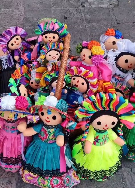 Ballet Folklorico, Mexican Doll, Mexican Culture Art, Barbie Kelly, Mexican Christmas, Kawaii Plushies, Mexican Culture, Cute Crafts, Rag Doll