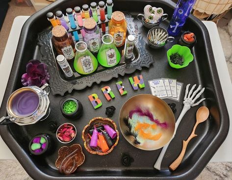 Sensory Playtime and Crafts | A little witches brew play fizzy potion style | Facebook Witches Brew Recipe, Witch Brew Recipe, Preschool English, Potion Bottles, Tuff Tray, English Activities, Potion Bottle, Witches Brew, Sensory Play