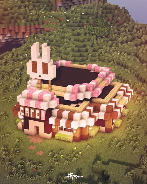 Minecraft Cafe Tables, Cute Minecraft Building Ideas Pink, Cute Cafe Minecraft, Minecraft Building Ideas Kawaii, Mincraft Bulds Idea, Minecraft Kawaii House, Minecraft Cat Build, Kawaii Minecraft Houses, Cat Cafe Minecraft