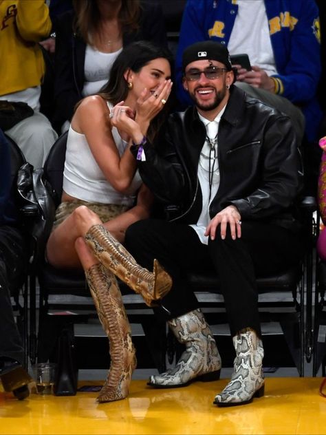 Kendall Jenner Costume, Kendall Jenner Bad Bunny, Lakers Vs Warriors, Bad Bunny New Album Cover, Bad Bunny Concert Outfit, Stile Kendall Jenner, Bunny Fashion, Rodeo Outfits, Bunny Outfit