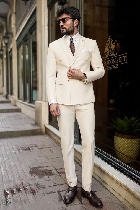 Embrace refined dressing with our Beige Double Breasted Suit 2-Piece. Tailored to perfection, it exudes sophistication and elegance. Elevate your professional image with this versatile ensemble, a symbol of confidence and impeccable taste.  #beigesuit #doublebreasted #suit #suits #slimfit #menstyle #menfashion #fashioninspo #formalwear #menclothing #formalattire Bow Tie Suit, Modern Fit Suit, Suit Stores, Slim Fit Suit Men, Refined Fashion, Beige Suits, Tuxedo Blazer, Slim Fit Suits, Fitted Suit