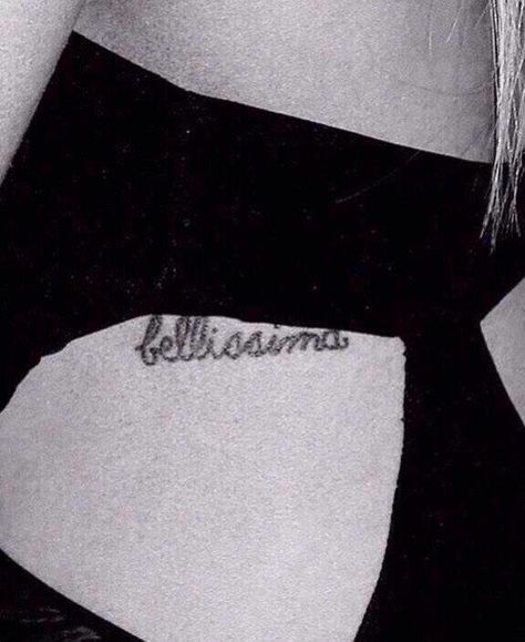 Tattoo that says "Bellissima" which means "beautiful" in Italian Ariana Grande Tattoo, Italian Tattoos, Tatoo Inspiration, Geniale Tattoos, Ariana Grande Pictures, Girly Tattoos, Subtle Tattoos, Celebrity Tattoos, Little Tattoos