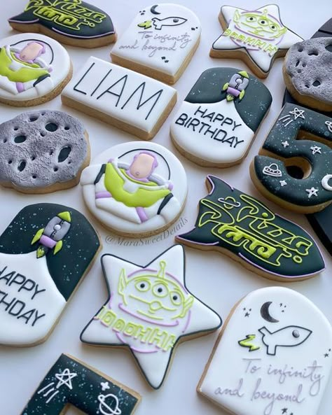 Toy Story Alien Cookies, Buzz Lightyear Cookies Decorated, Buzz Light Year Cookies, Buzz Lightyear Cookies, Gemstone Cookies, Eclipse Cookies, Buzz Party, Lightyear Birthday Party, Lightyear Party