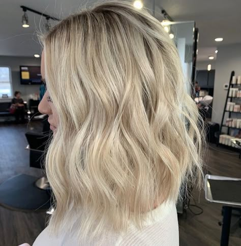 Blonde lob with full head highlights Full Highlights Blonde Short, Full Head Blonde Highlights Mid Length, Full Highlights Short Hair, Full Head Of Foils Blonde, Full Head Blonde Highlights Short Hair, Full Head Blonde Foils, Full Foil Highlights Blonde, Full Head Blonde Highlights, Full Head Foils