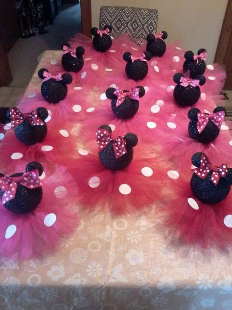 Mickey Minnie Centerpieces, Centerpiece Birthday Party, Minnie Mouse Table, Centerpiece Birthday, Minnie Mouse Birthday Party Decorations, Minnie Mouse First Birthday, Minnie Mouse 1st Birthday, Minnie Mouse Baby Shower, Minnie Birthday Party