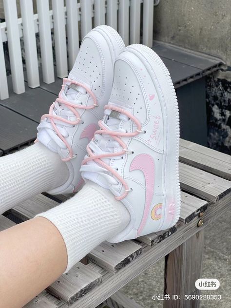 Pastel Shoes, Korean Outfit Street Styles, Colorful Sneakers, Outfit Street, Kawaii Shoes, Fashion Shoes Sneakers, Girly Shoes, Street Styles, Pretty Cool