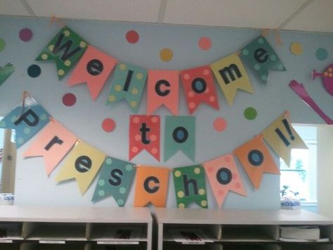 Preschool Welcome Board, Preschool Jobs, Welcome To Preschool, Classroom Bulletin Boards Elementary, Preschool Decor, Classroom Welcome, Welcome To School, Preschool Rooms, Preschool Bulletin