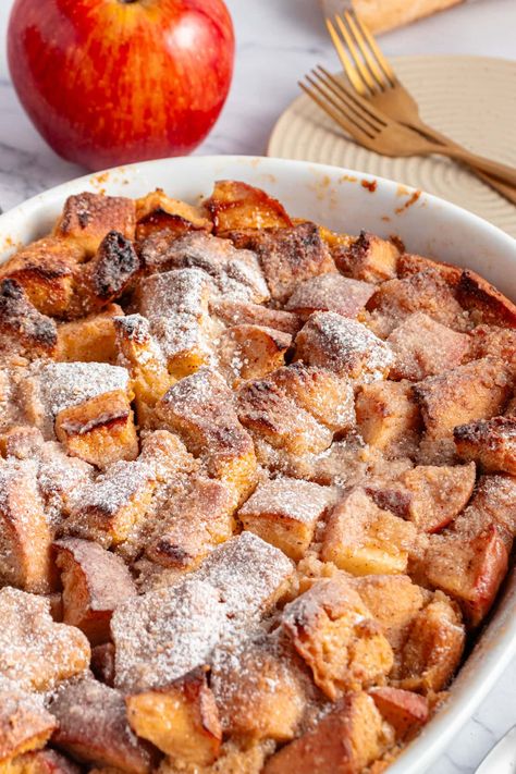 Casserole of Overnight French Toast with apples. Thanksgiving French Toast, French Toast With Apples, Brioche French Toast Casserole, Overnight French Toast Casserole, Apple French Toast Casserole, Apple French Toast, French Toast Casserole Overnight, Brioche French Toast, Overnight French Toast