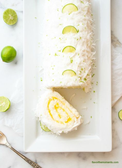 <strong>Red Velvet Cake Roll</strong>. &nbsp;Get the recipe <a href="http://cookinglsl.com/red-velvet-cake-roll-cream-cheese-filling-giveaway/" target="_blank">here</a>. Angel Food Cake Roll, Key Lime Cheesecake Bars, Chocolate Peppermint Bark, Key Lime Cheesecake, Cake Roll Recipes, Lime Cake, Roll Cake, Coconut Recipes, Classic Desserts