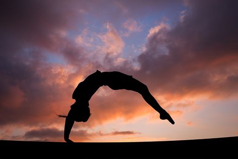 Gymnastics Backgrounds, Gymnastics Wallpaper, Back Handspring, Gymnastics Pictures, Sport Gymnastics, Preppy Wallpaper, Sunset Wallpaper, Jumping Jacks, Sports Photography