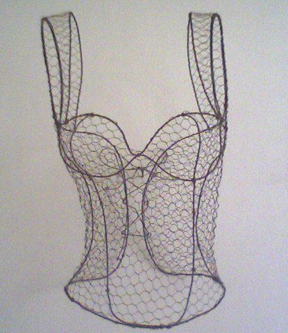 Structure Fashion, Wire Clothing, Wire Structure, Wire Corset, Chicken Wire Diy, Metal Wire Sculpture, Chicken Wire Art, Structured Fashion, Flower Costume