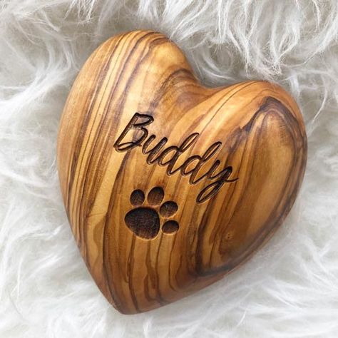 Pet Sympathy Gifts - Memorial Heart with custom inscription of pet's name Animal Loss, Memorial Ideas, Pet Grave Markers, Pet Sympathy Gifts, Cat Paw Print, Personalized Pet Memorial, Pet Sympathy, Cat Memorial, Wood Hearts