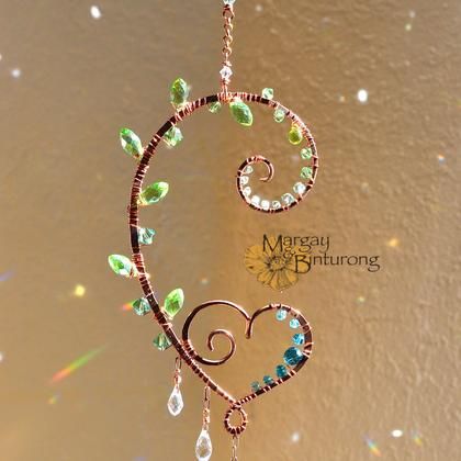 Hand Knotted Jewelry, Window Hanging Decor, Copper Wire Art, How To Make Crystals, Handmade Gemstone Jewelry, Diy Wind Chimes, Leaf Plant, Fern Leaf, Wire Jewelry Designs