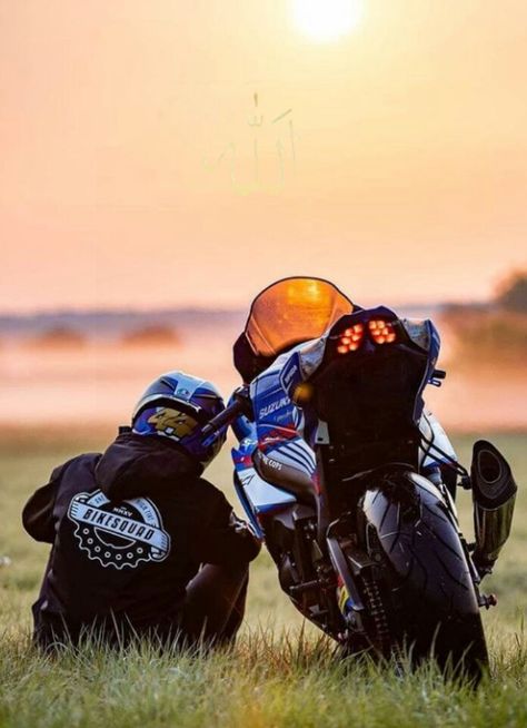 Motorcycle Photo Shoot, Motorbike Photos, Bike Couple, Biker Photography, Biker Photoshoot, Motorcycle Photography, Biker Aesthetic, Motorcycle Men, Bike Photoshoot