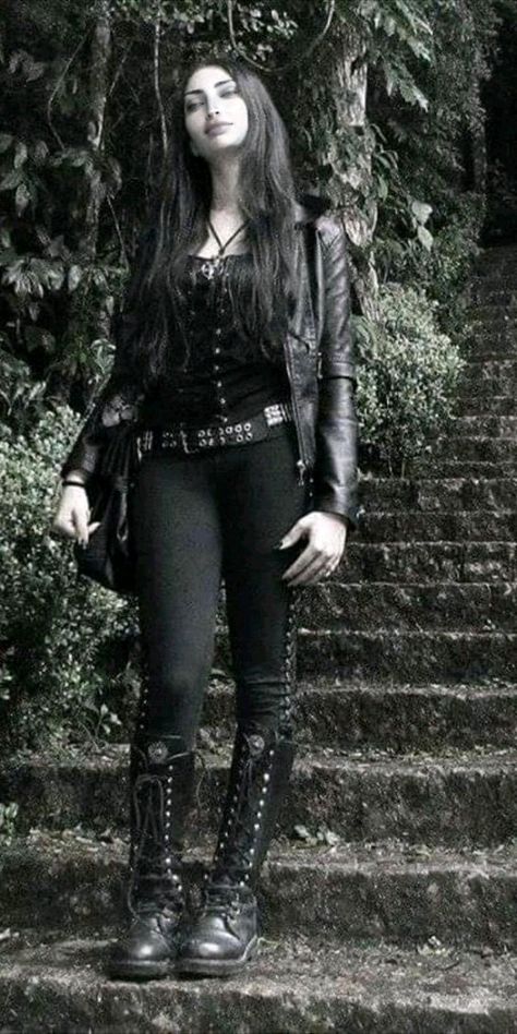 Metalhead Girl Outfits, Gothic Outfit Ideas, Metalhead Fashion, Metal Outfit, Goth Fits, Metalhead Girl, Outfit Ideas For Summer, Gothic Outfit, Goth Outfit Ideas