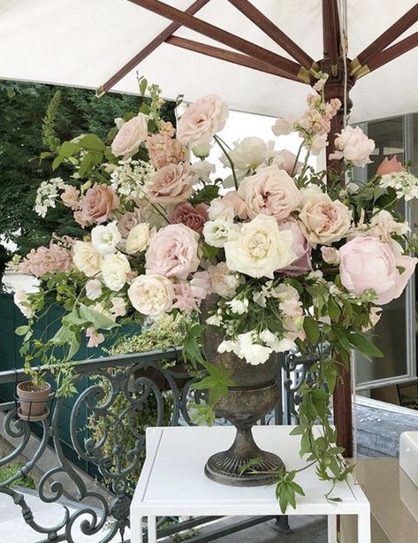 Blush And White Floral Arrangements, Wedding Pillars Ceremony, Wedding Urns, Dusty Pink Wedding Flowers, Dekor Lamaran, Altar Pieces, Wedding Pillars, Urn Arrangements, Lemon Wedding