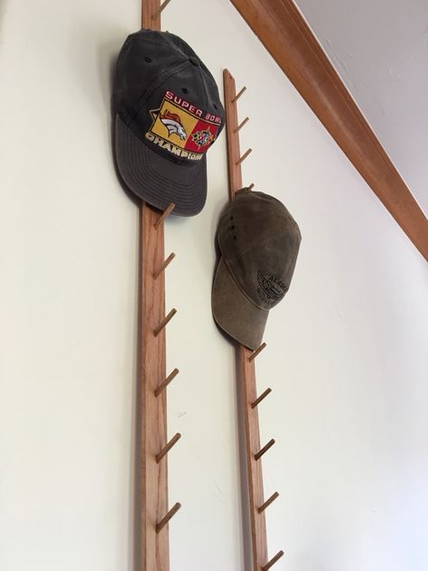 DIY Hat Rack! Hanging Baseball Hats, Diy Hat Rack For Men Baseball Caps, Diy Hat Rack For Men, Vertical Hat Rack, Coat Rack Diy, Wood Hat Rack, Hat Storage Ideas, Coat Rack Ideas, Baseball Hat Storage