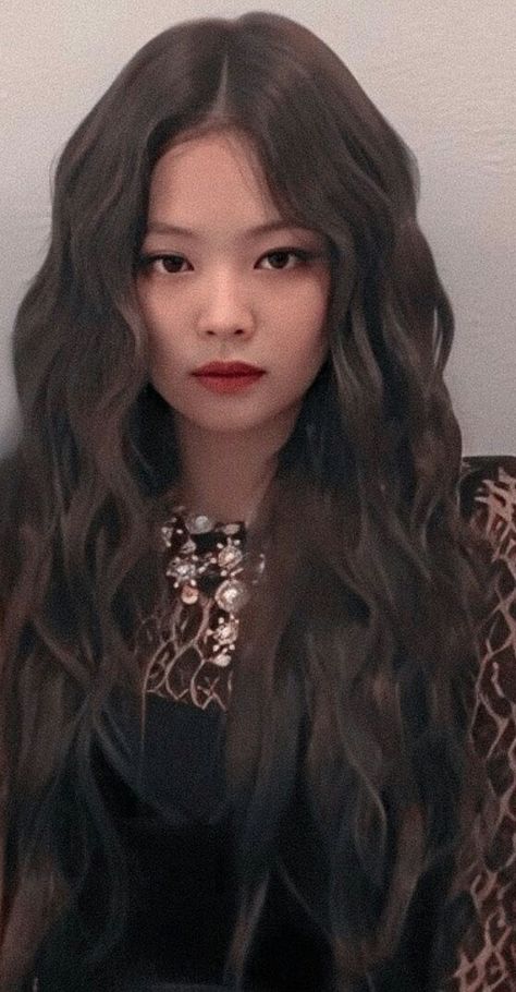 #Jennie #Blackpink #kpop Jennie Blackpink Curly Hair, Jennie Kim Curly Hair, Jennie With Curly Hair, Kpop Wavy Hair, Jennie Wavy Hair, Jennie Long Hair, Jennie Curly Hair, Kim Hair, Ponytail Tutorial